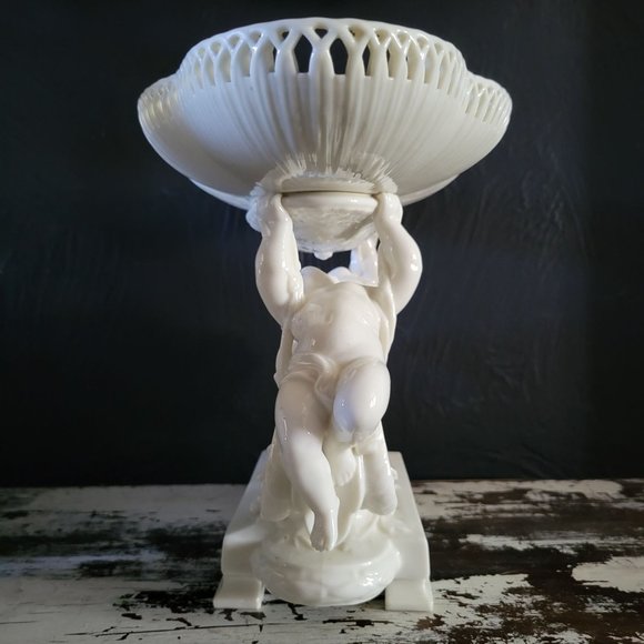 Vintage Porcelain Centerpiece Bowl, Pedestal Bowl with Putti / Cherubs - Picture 4 of 9